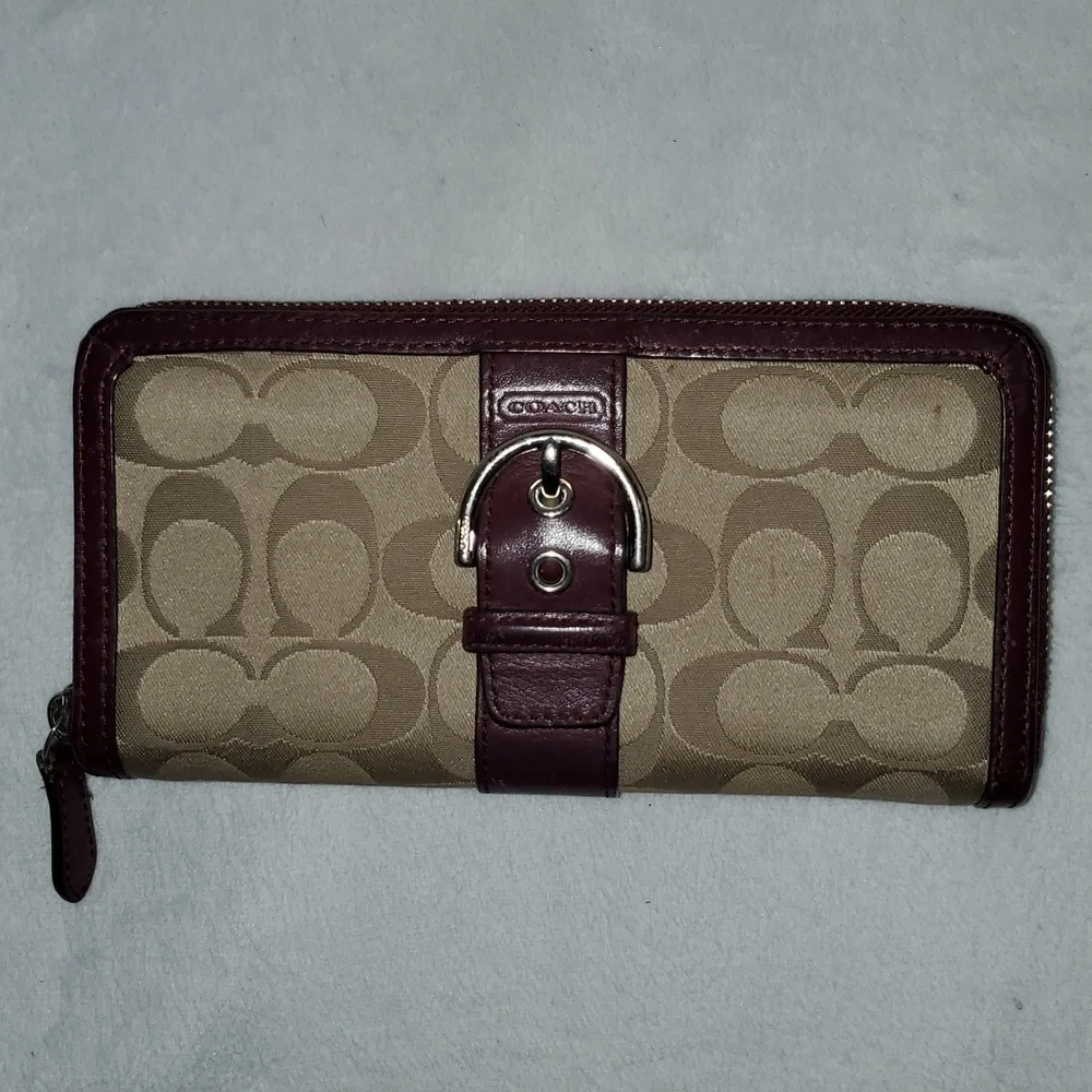 Coach Signature Campbell Buckle Accordion Zip Around Wallet